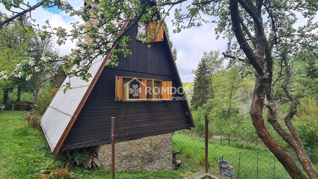 PEDANĚ,  záhradná chatka s vysporiadaným pozemkom, Divina, okr. Žilina, exkluzívne Romdom
