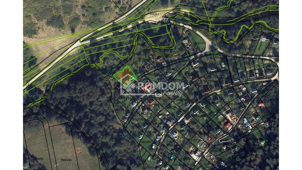 PEDANĚ,  záhradná chatka s vysporiadaným pozemkom, Divina, okr. Žilina, exkluzívne Romdom