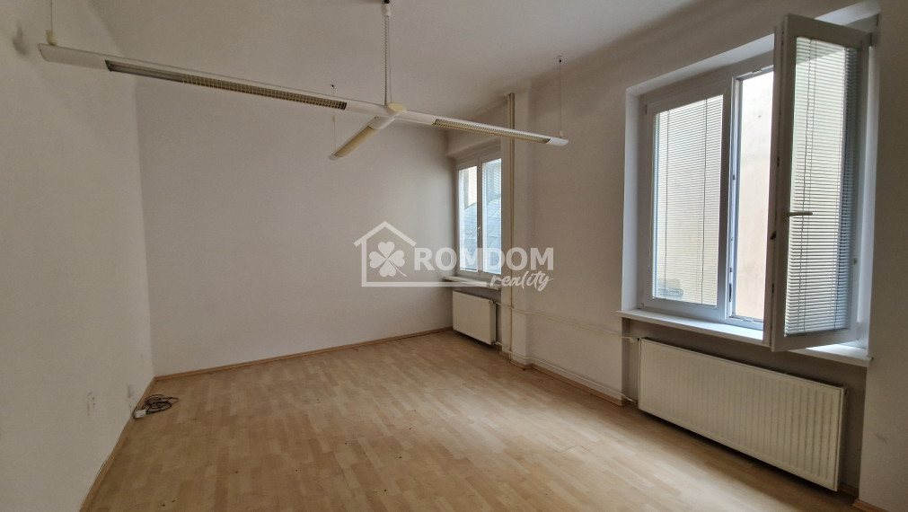 Prenájom kancelárske priestory 19,44 m2 Žilina, Mariánske námestie