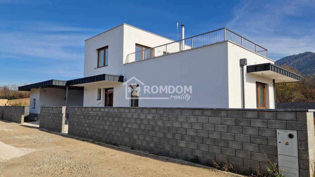 Predané - nízkoenergetický 4 izbový rodinný dom Varín