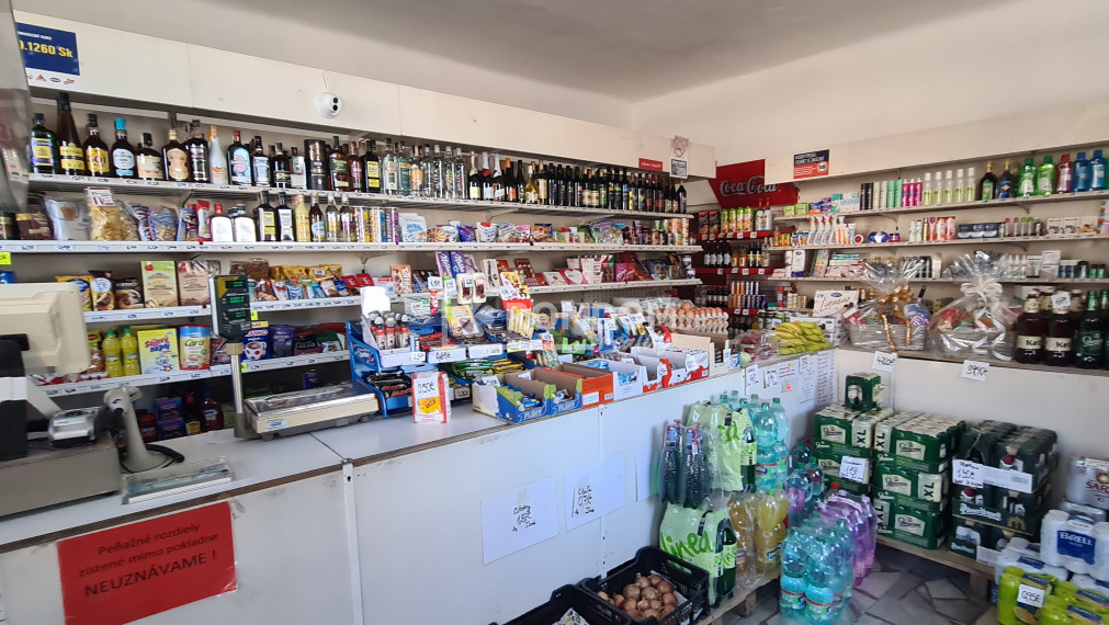 Predajňa, rodinný dom Varín, okres Žilina