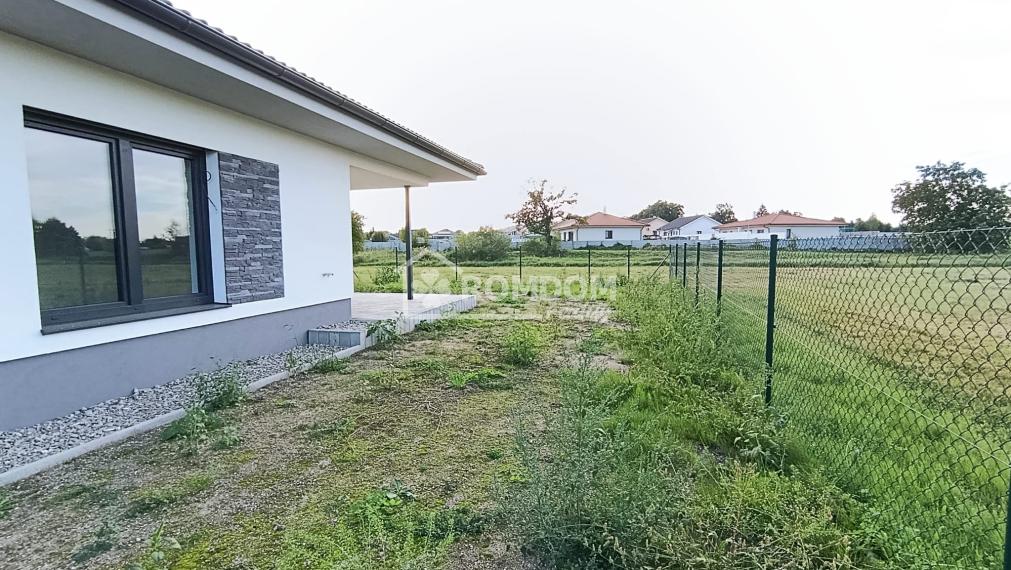 PREDAJ murovaný 4-izbový bungalov (dom 1), Láb, okr. Malacky
