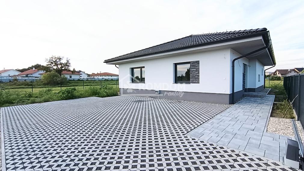 PREDAJ murovaný 4-izbový bungalov (dom 1), Láb, okr. Malacky