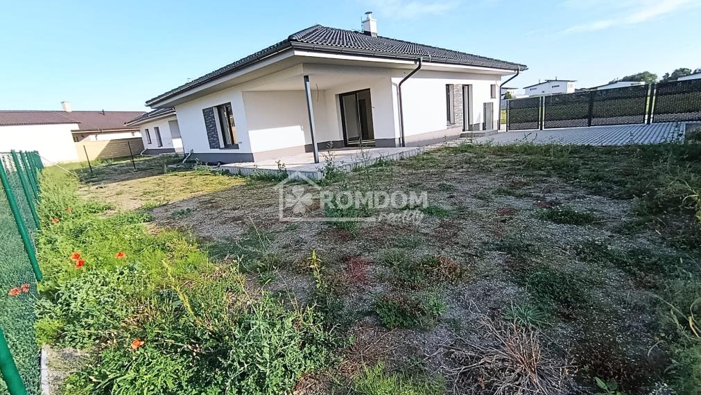 PREDAJ murovaný 4-izbový bungalov (dom 2), Láb, okr. Malacky