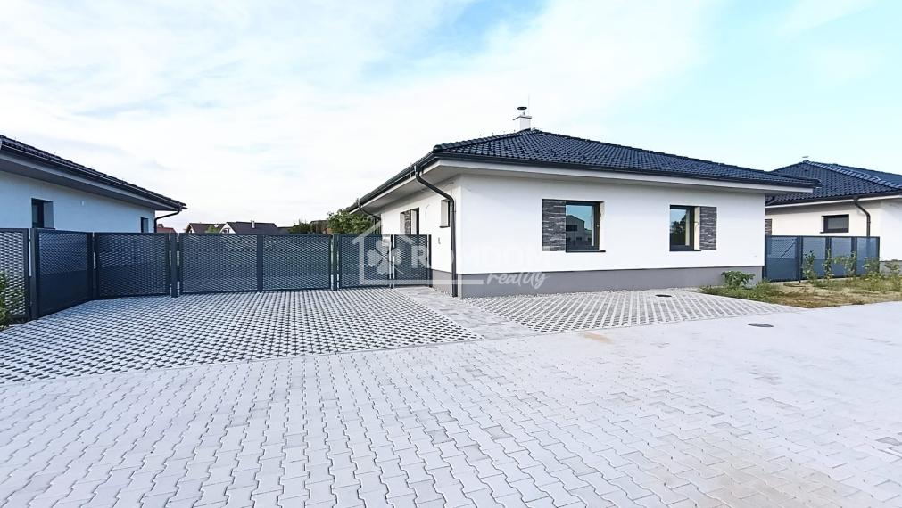 AKCIA! PREDAJ murovaný 4-izb. bungalov (dom 3), Láb, okr. Malacky