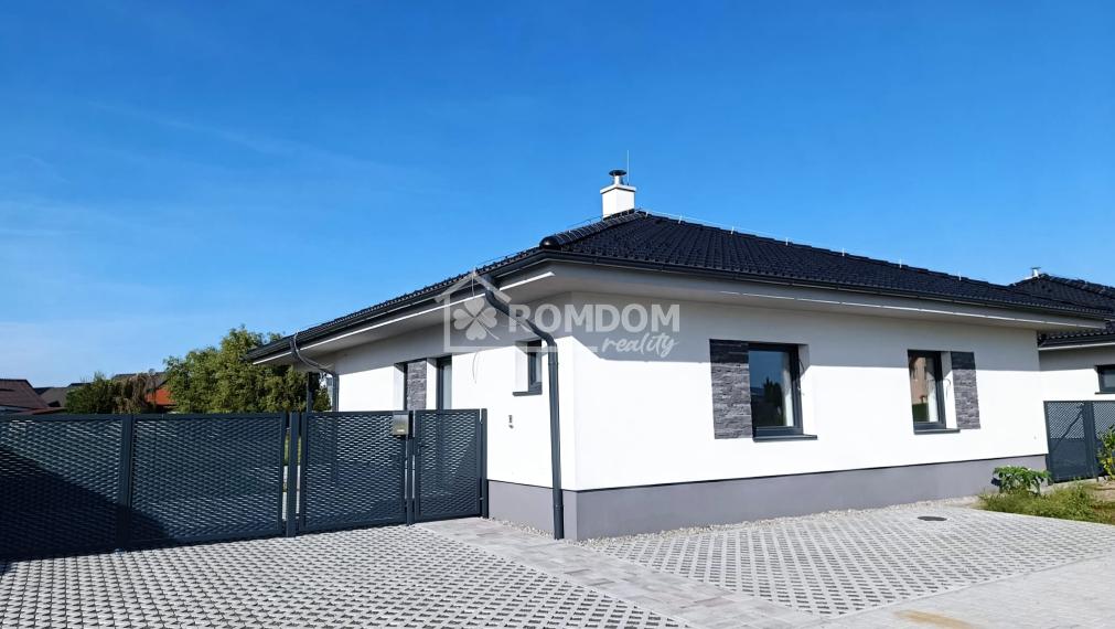 AKCIA! PREDAJ murovaný 4-izb. bungalov (dom 3), Láb, okr. Malacky