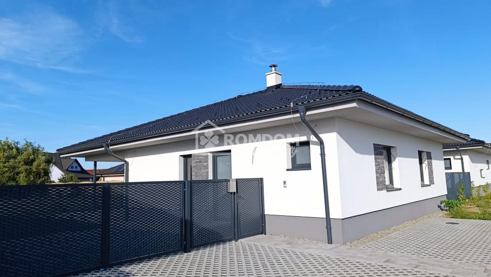 AKCIA! PREDAJ murovaný 4-izb. bungalov (dom 3), Láb, okr. Malacky