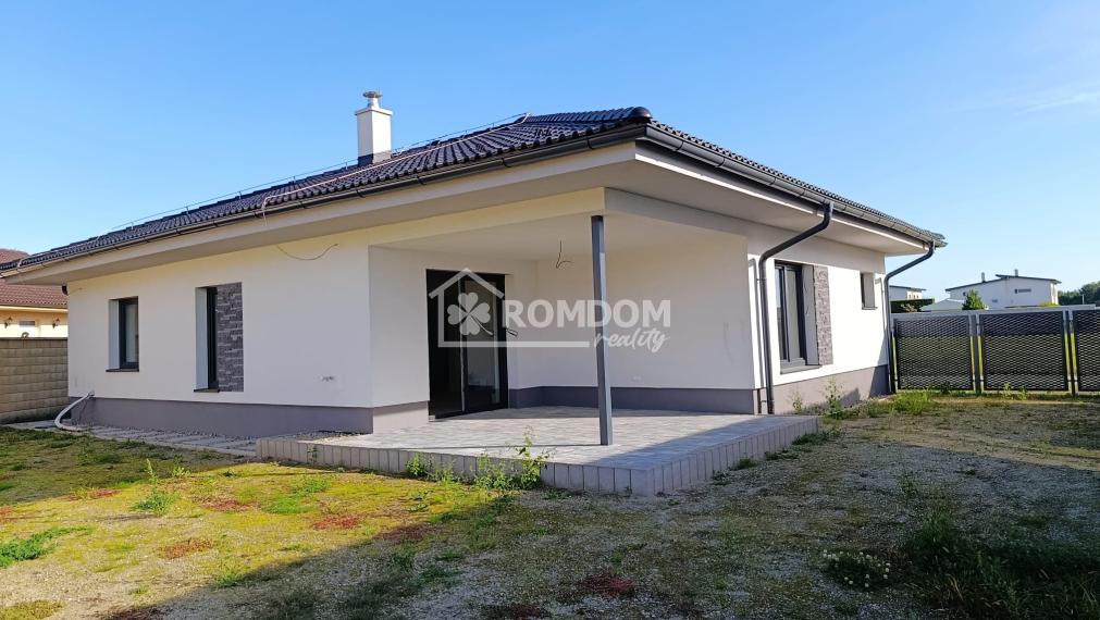 AKCIA! PREDAJ murovaný 4-izb. bungalov (dom 4), Láb, okr. Malacky