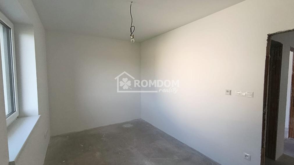 AKCIA! PREDAJ murovaný 4-izb. bungalov (dom 4), Láb, okr. Malacky