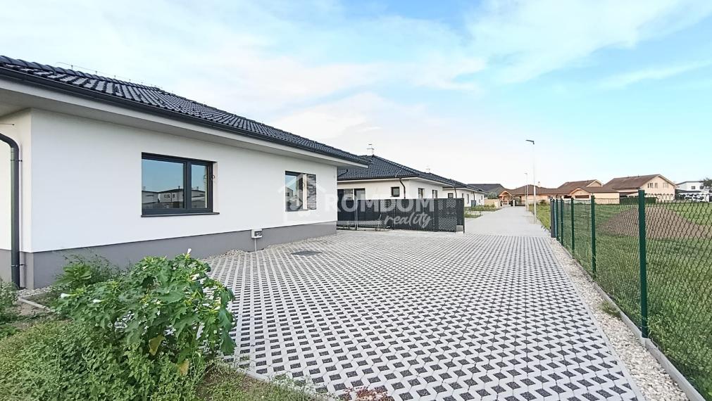 PREDAJ murovaný 4-izbový bungalov (dom 1), Láb, okr. Malacky