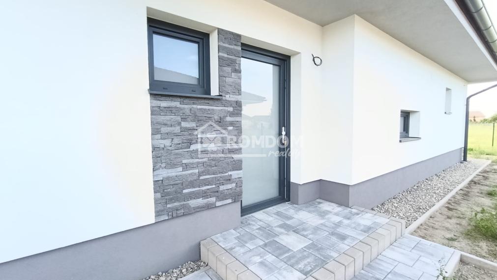 PREDAJ murovaný 4-izbový bungalov (dom 1), Láb, okr. Malacky