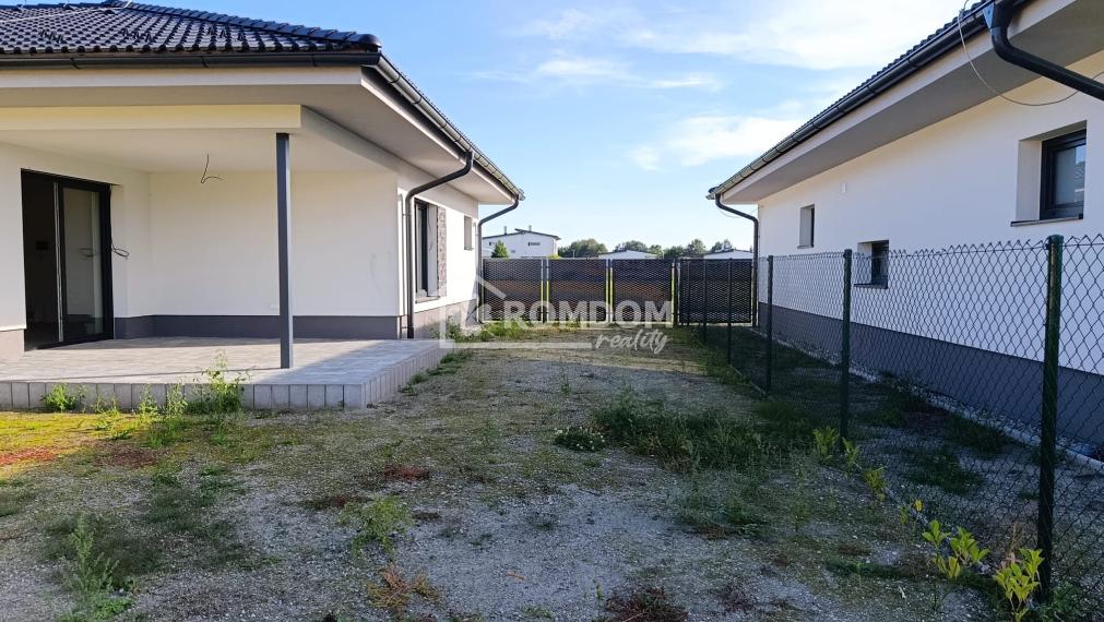 AKCIA! PREDAJ murovaný 4-izb. bungalov (dom 4), Láb, okr. Malacky