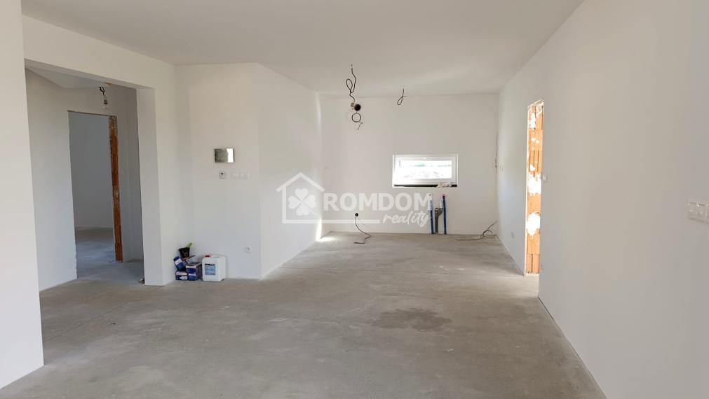 AKCIA! PREDAJ murovaný 4-izb. bungalov (dom 4), Láb, okr. Malacky