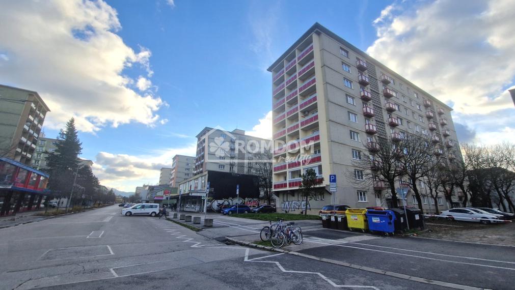 REZERVOVANÉ - 3i byt 76m2 + balkón a loggia, Žilina Bulvár