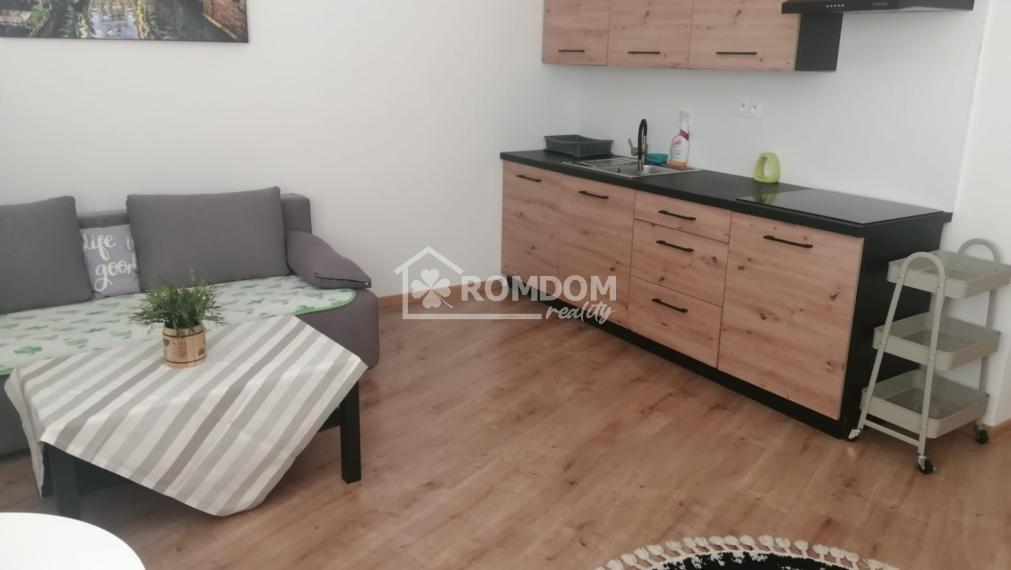 Prenájom garsonka,1 parkov. státie, pivnica, predzáhradka