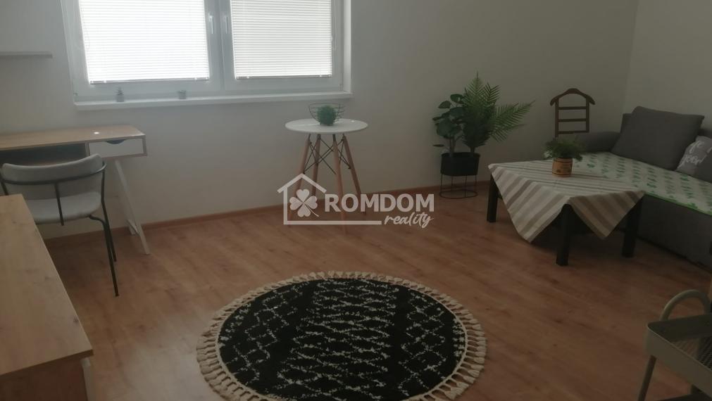 Prenájom garsonka,1 parkov. státie, pivnica, predzáhradka