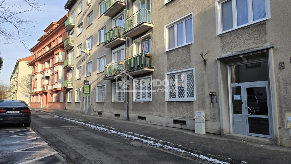 Predaj, komplet zrekonštr. 2-izb.byt, Bratislava,  Exkluzívne ROMDOM