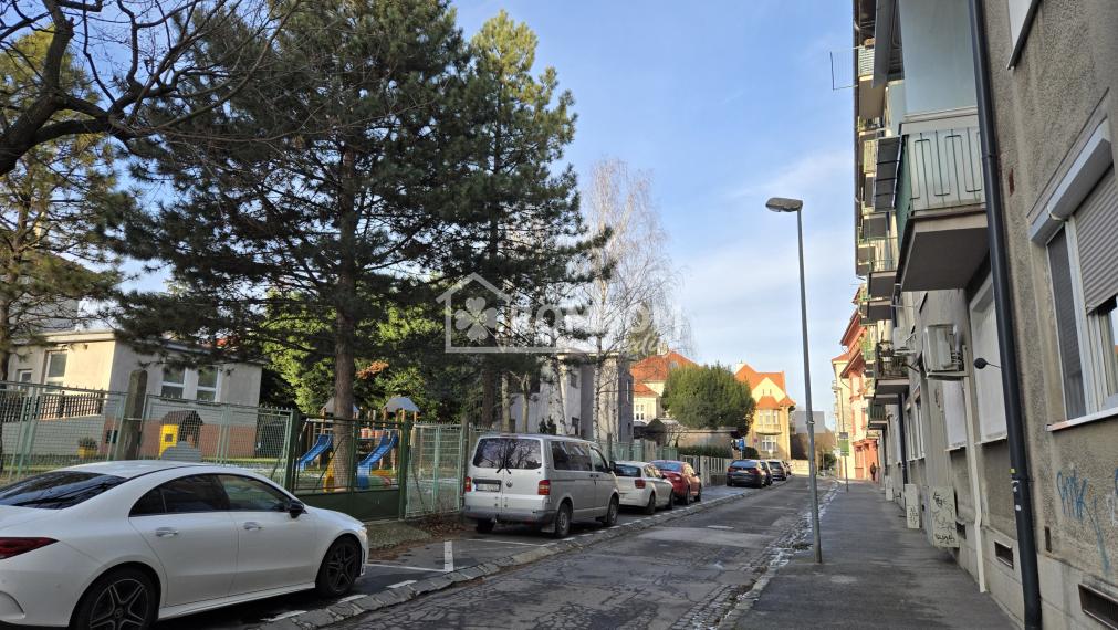 Predaj, komplet zrekonštr. 2-izb.byt, Bratislava,  Exkluzívne ROMDOM