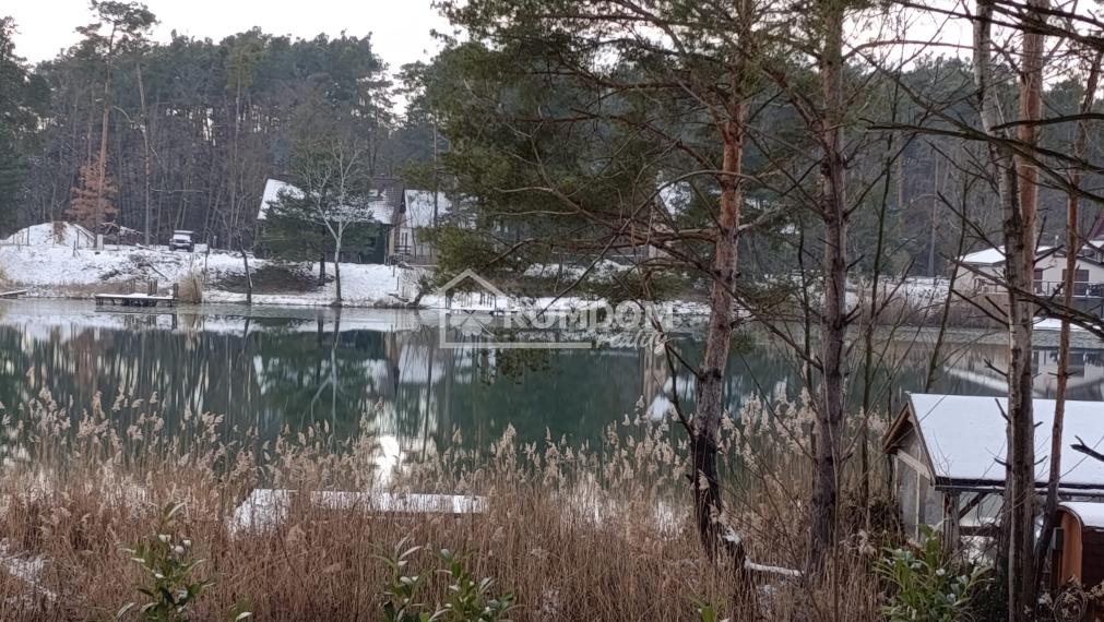 Predaj lesný pozemok 2028 m2 pri jazere, KÚ Láb (Malacky)