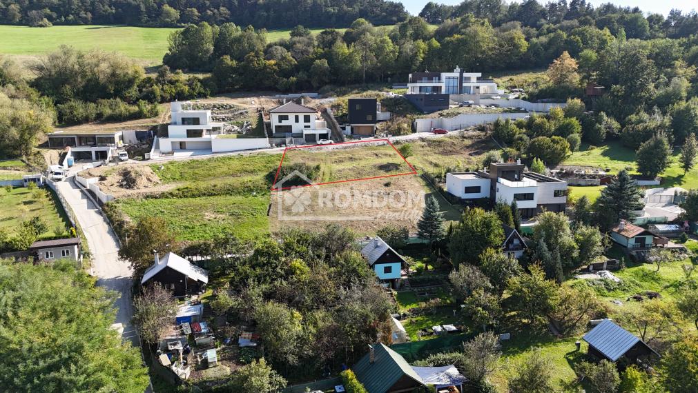 Stavebný pozemok 1187 m2 Žilina Budatín