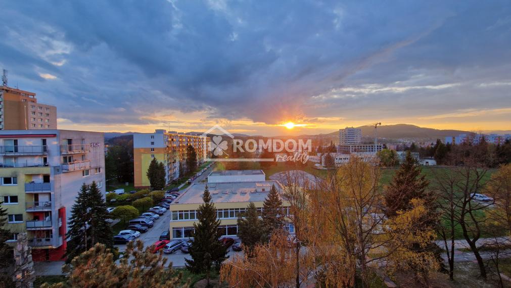 Na predaj 4 - izbový byt s 2 balkónmi, Hliny VI