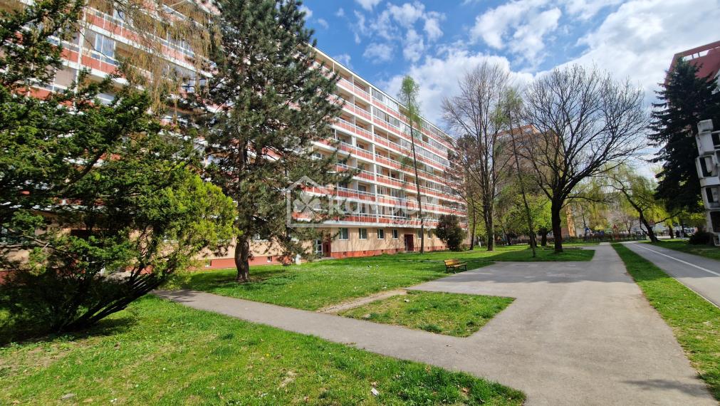 Na predaj 4 - izbový byt s 2 balkónmi, Hliny VI