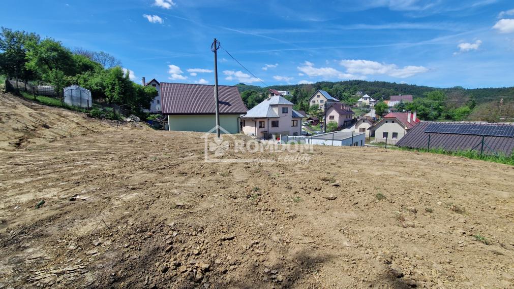 Predaj stavebný pozemok 793 m2  Dolný Hričov - Peklina