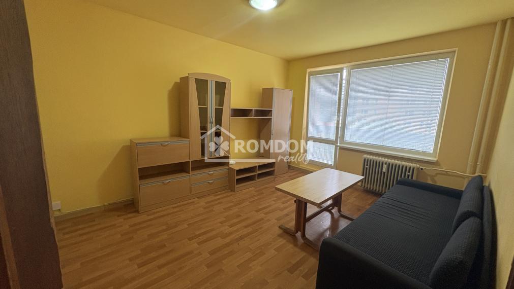 Predaj 1-izbový byt s dvomi lodžiami Stred , Považská Bystrica