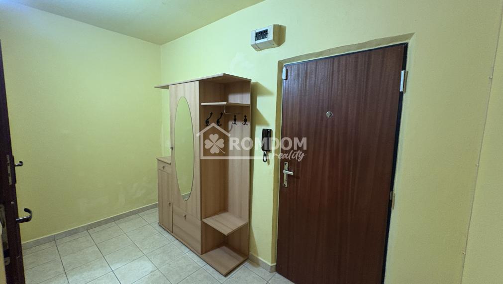 Predaj 1-izbový byt s dvomi lodžiami Stred , Považská Bystrica