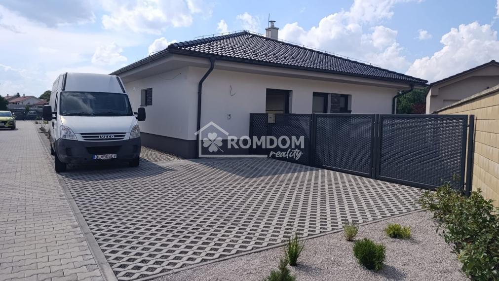PREDAJ- POSLEDNÝ  4-izb. bungalov (dom 4), Láb, okr. Malacky