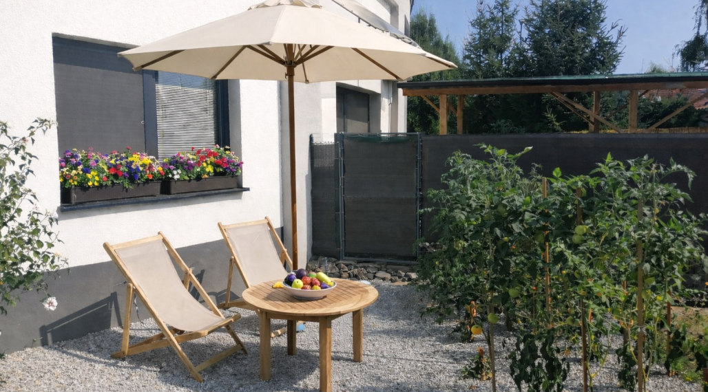 Prenájom garsonka,1 parkov. státie, pivnica, predzáhradka