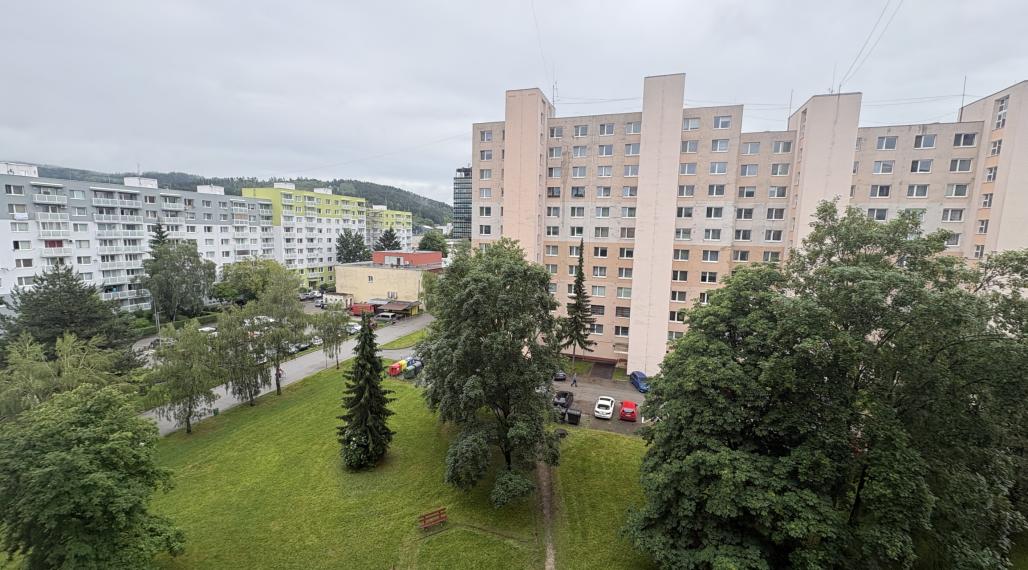 Predaj 1-izbový byt s dvomi lodžiami Stred , Považská Bystrica