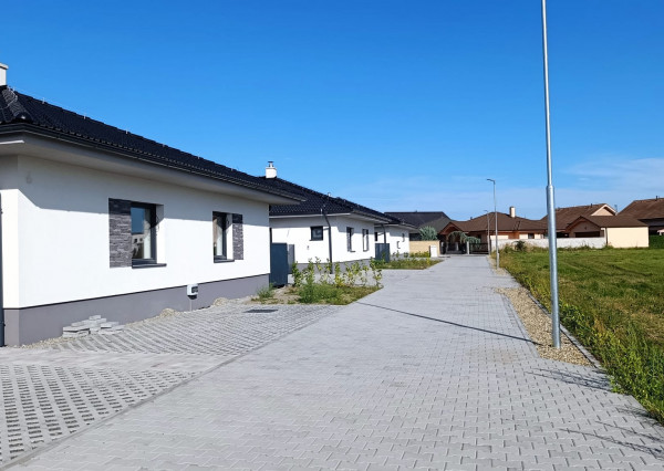 PREDAJ murovaný 4-izbový bungalov (dom 2), Láb, okr. Malacky