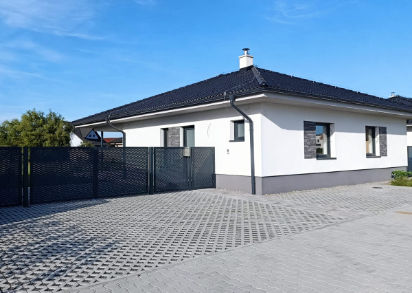 AKCIA! PREDAJ murovaný 4-izb. bungalov (dom 3), Láb, okr. Malacky