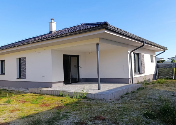 AKCIA! PREDAJ murovaný 4-izb. bungalov (dom 4), Láb, okr. Malacky