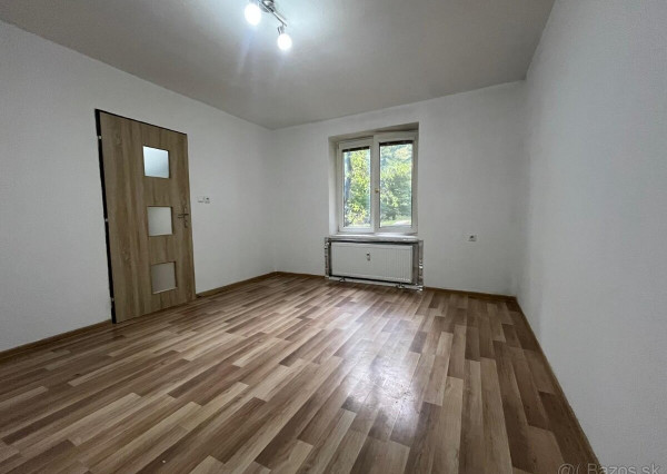 Predaj 1-izbový byt Lánska Považská Bystrica