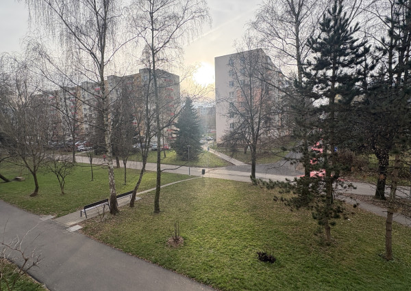 Prenájom 1-izbový byt Vlčince-Nanterská ulica